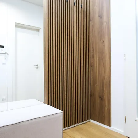 Rentero Scandinavian - Private Garden Apartamento